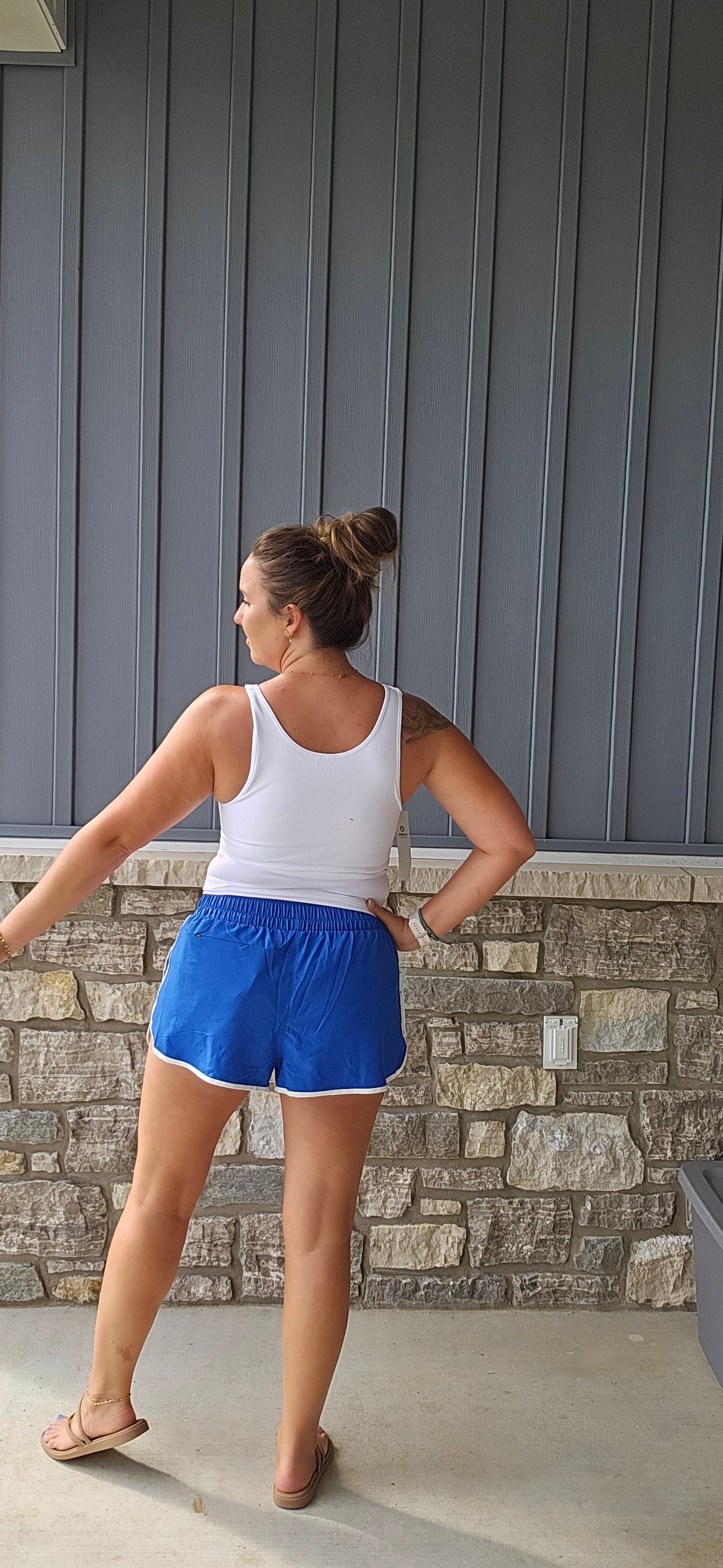 Weekend Wave Shorts - Mono B
