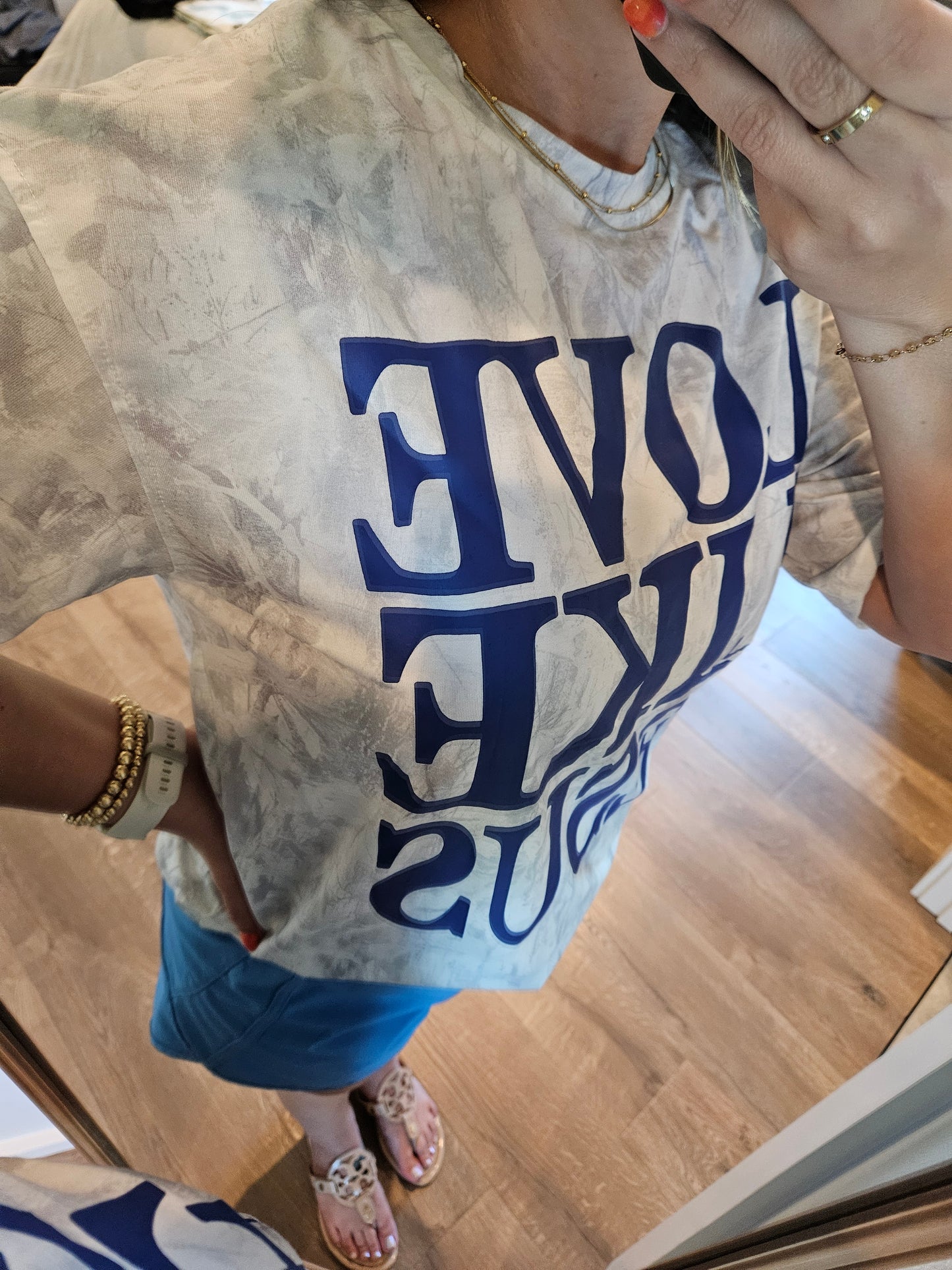 Love Like Jesus Camo Tee