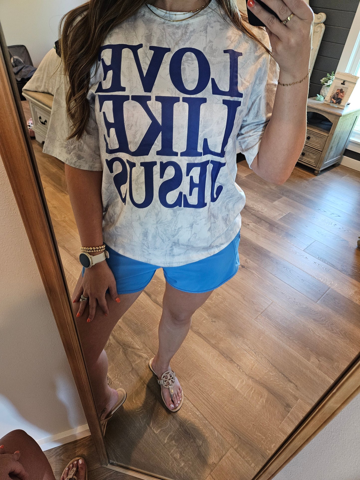 Love Like Jesus Camo Tee