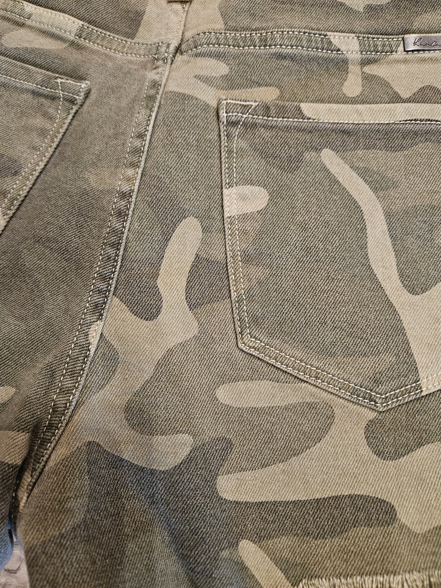 Wild Side Camo Shorts (KanCan)