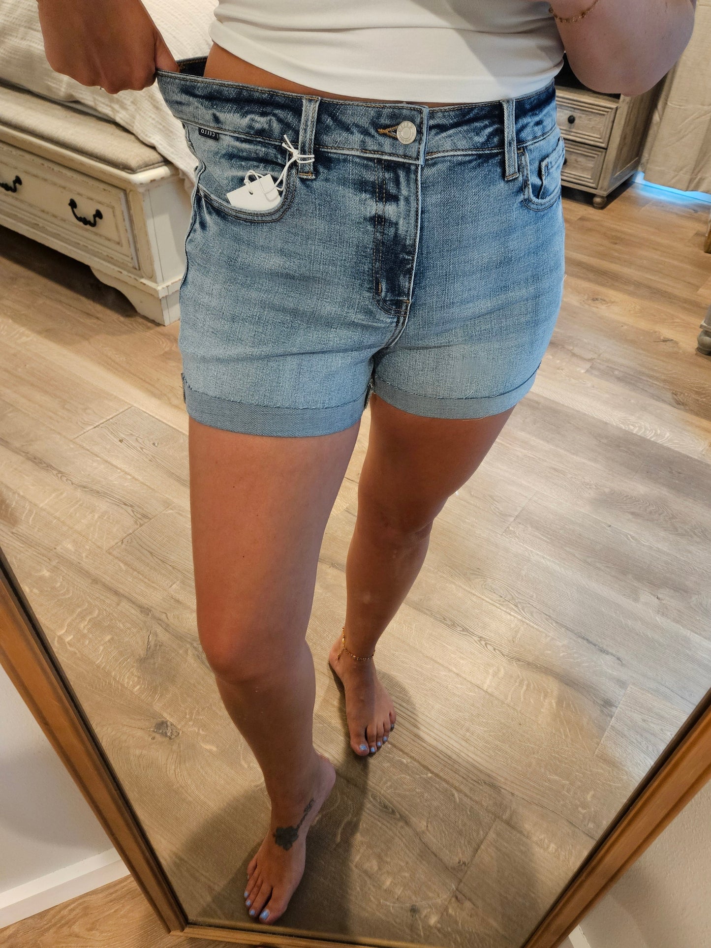American Honey Shorts